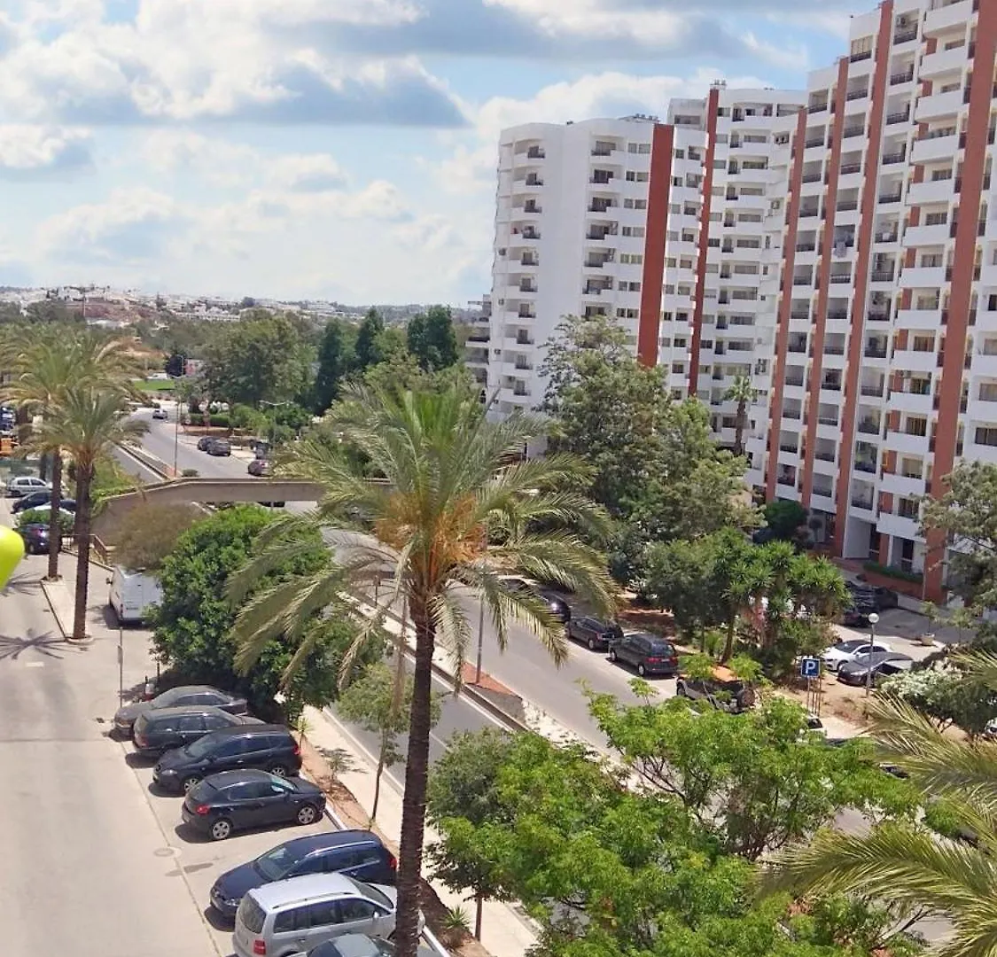 Welcoming 55 Sqm Apartment In Portimao With Garden View