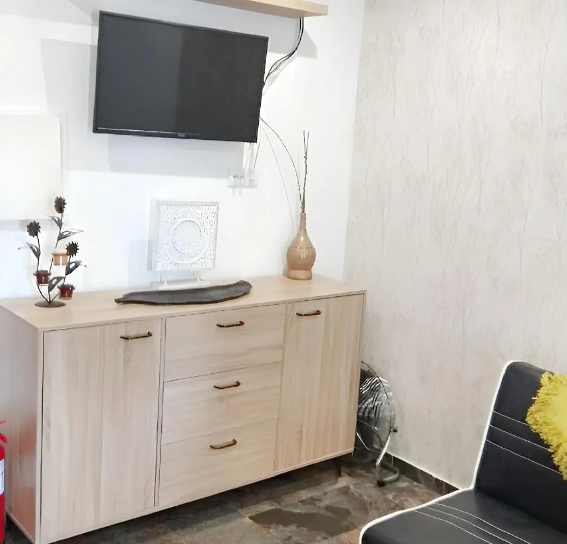Welcoming 55 Sqm Apartment In Portimao With Garden View 0*,