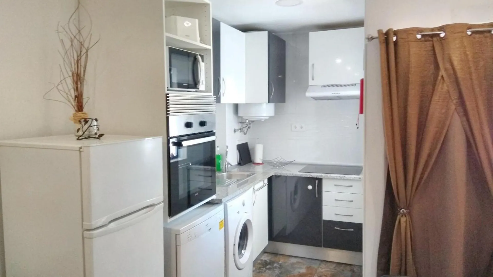 Welcoming 55 Sqm Apartment In Portimao With Garden View Portogallo